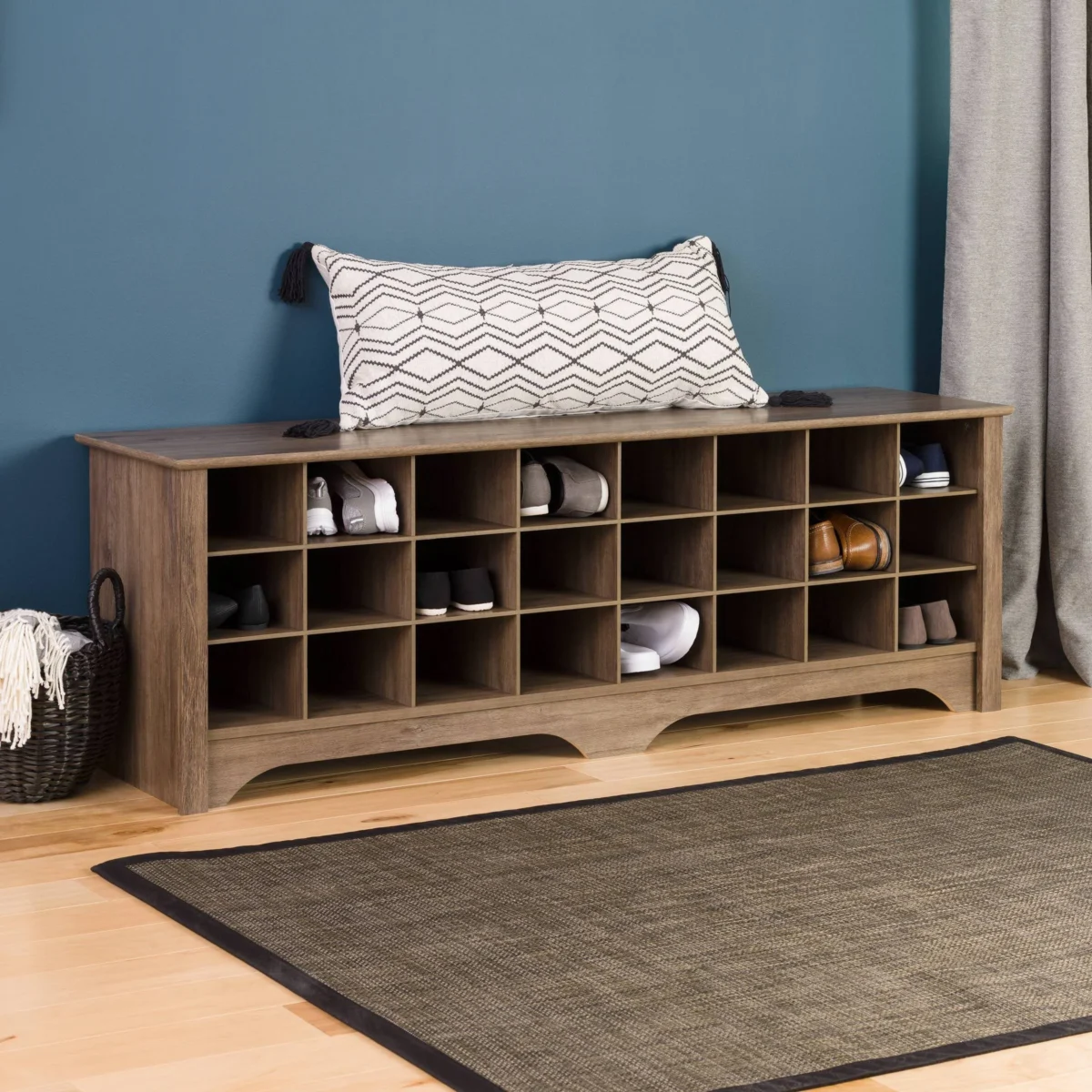 مقعد  Prepac 24 pair Shoe Storage Cubby Bench Multiple Finishesمقصورة لتخزين الأحذية 24 زوج