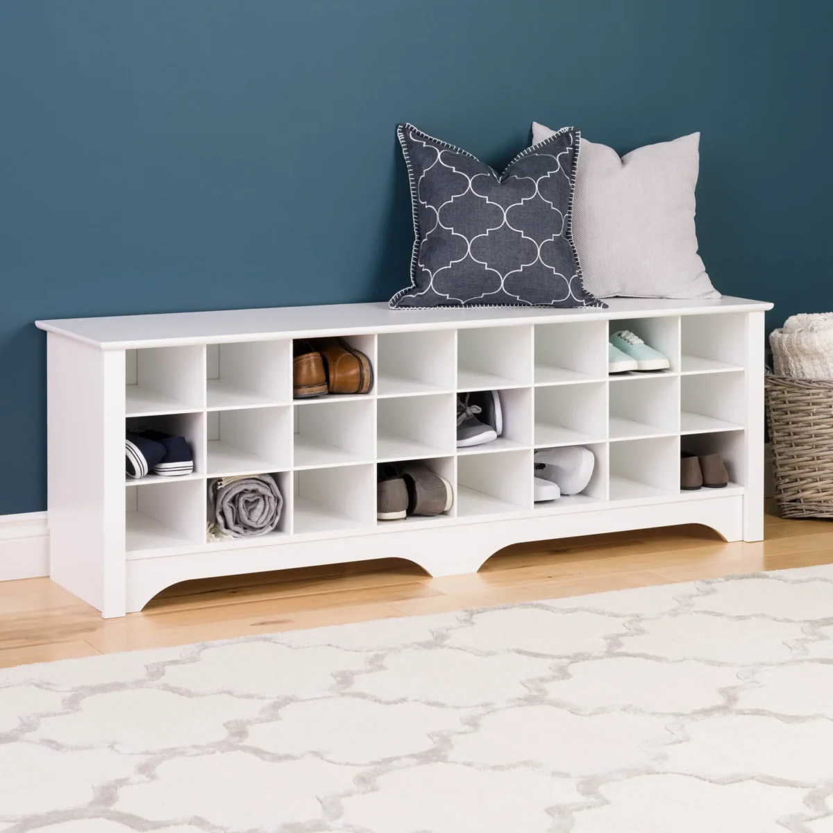 مقعد  Prepac 24 pair Shoe Storage Cubby Bench Multiple Finishesمقصورة لتخزين الأحذية 24 زوج