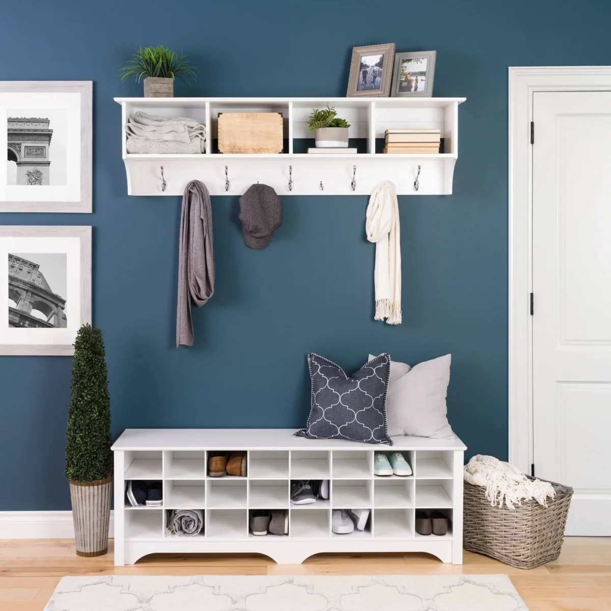 مقعد  Prepac 24 pair Shoe Storage Cubby Bench Multiple Finishesمقصورة لتخزين الأحذية 24 زوج
